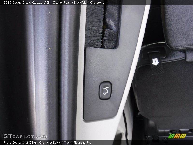 Granite Pearl / Black/Light Graystone 2019 Dodge Grand Caravan SXT
