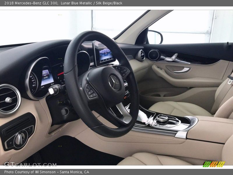 Lunar Blue Metallic / Silk Beige/Black 2018 Mercedes-Benz GLC 300