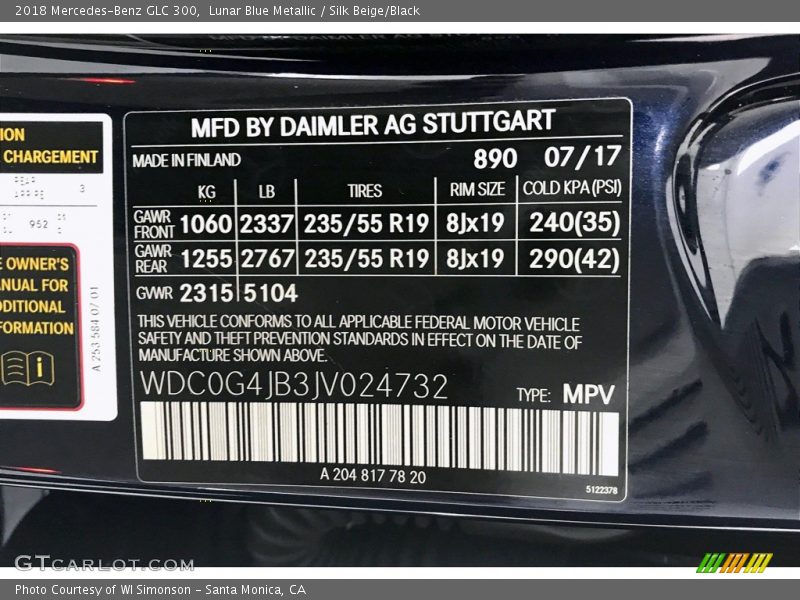 Lunar Blue Metallic / Silk Beige/Black 2018 Mercedes-Benz GLC 300