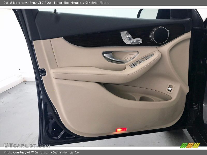 Lunar Blue Metallic / Silk Beige/Black 2018 Mercedes-Benz GLC 300