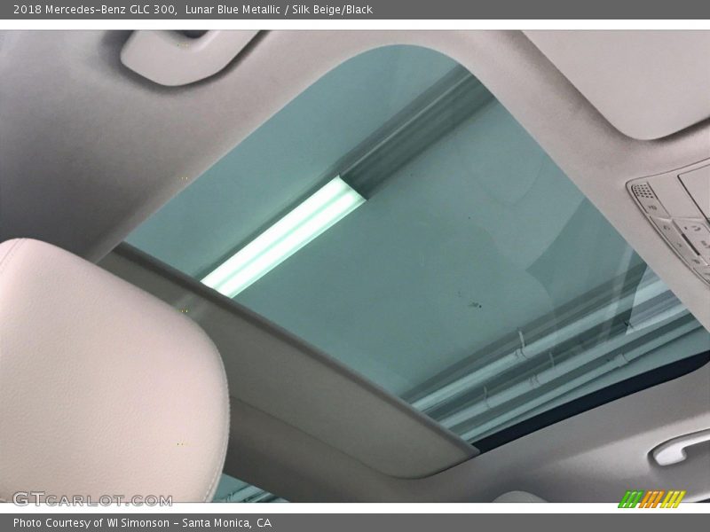 Lunar Blue Metallic / Silk Beige/Black 2018 Mercedes-Benz GLC 300
