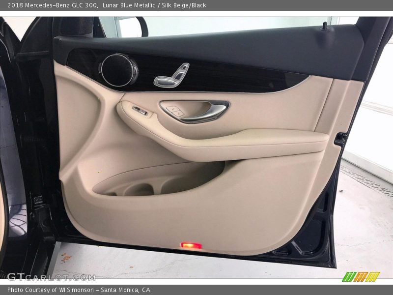 Lunar Blue Metallic / Silk Beige/Black 2018 Mercedes-Benz GLC 300