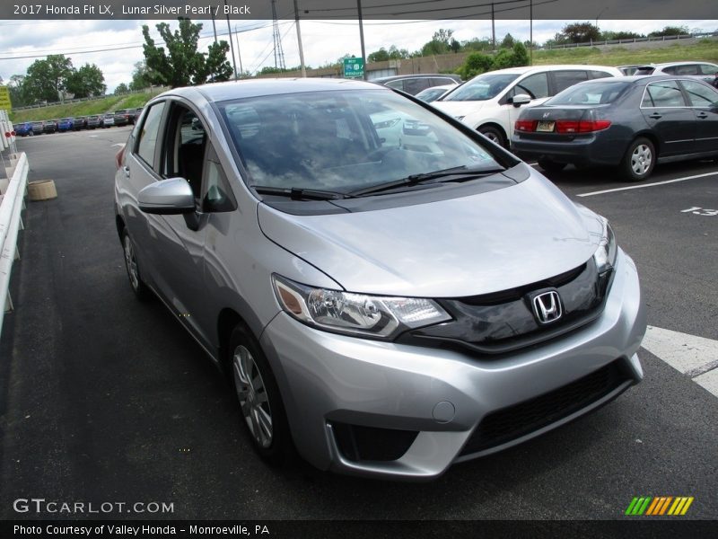 Front 3/4 View of 2017 Fit LX