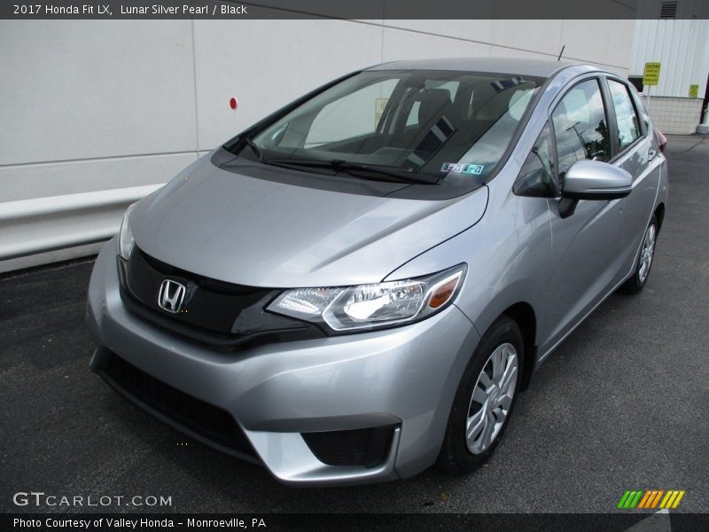 Front 3/4 View of 2017 Fit LX