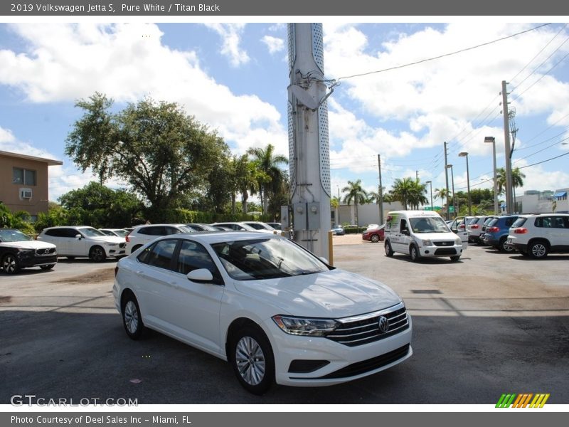 Pure White / Titan Black 2019 Volkswagen Jetta S