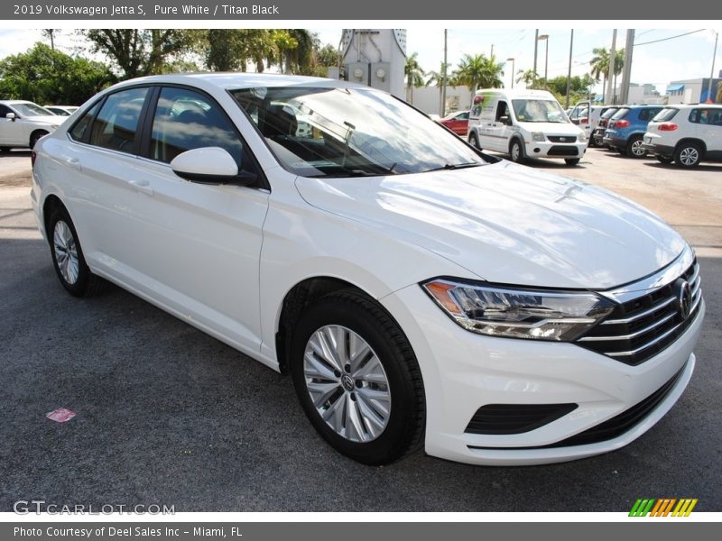 Pure White / Titan Black 2019 Volkswagen Jetta S