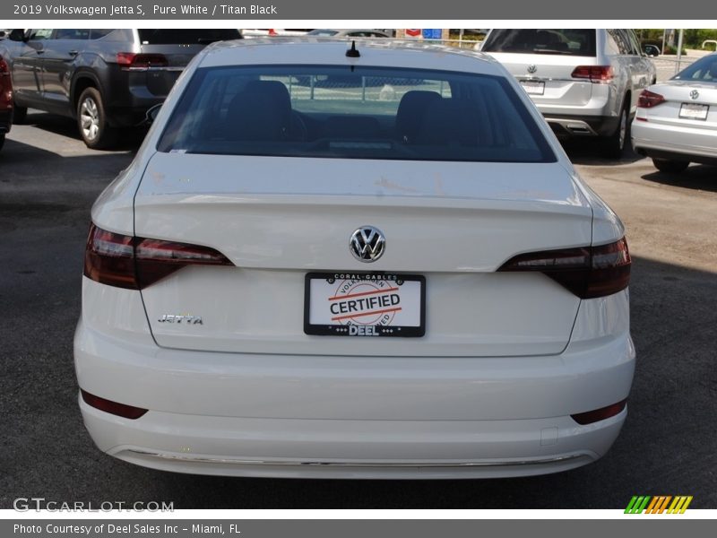 Pure White / Titan Black 2019 Volkswagen Jetta S