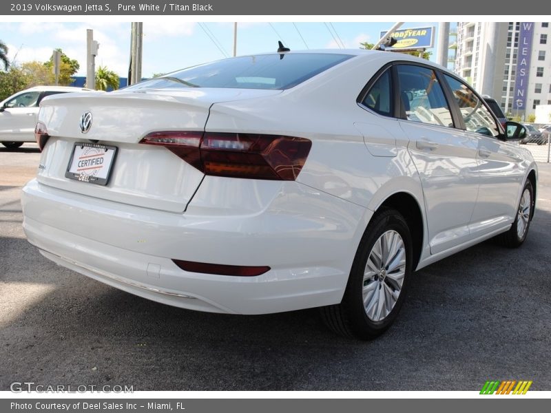 Pure White / Titan Black 2019 Volkswagen Jetta S