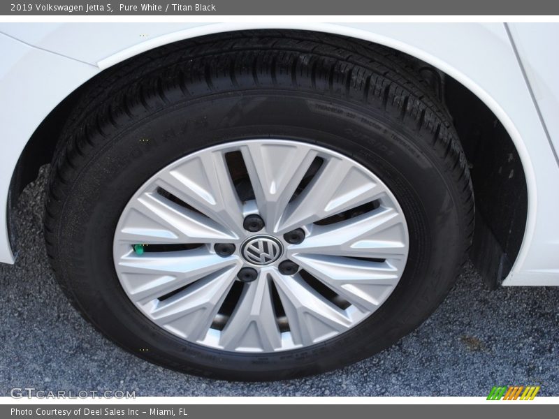 Pure White / Titan Black 2019 Volkswagen Jetta S