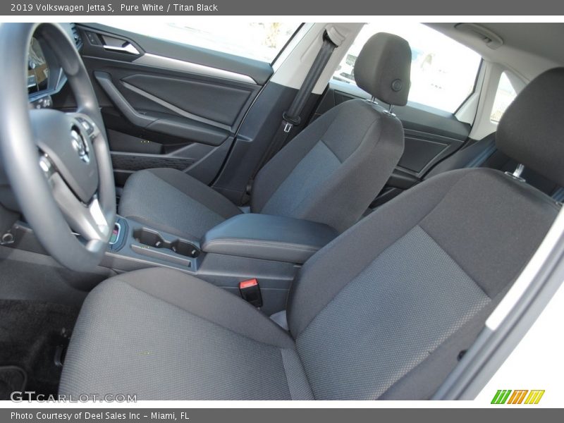 Pure White / Titan Black 2019 Volkswagen Jetta S