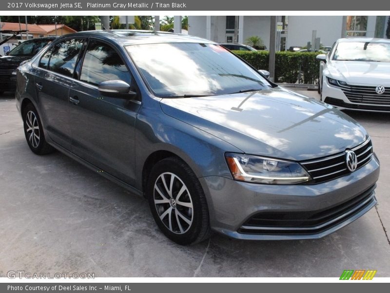 Platinum Gray Metallic / Titan Black 2017 Volkswagen Jetta SE