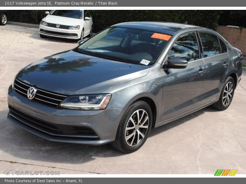 Platinum Gray Metallic / Titan Black 2017 Volkswagen Jetta SE