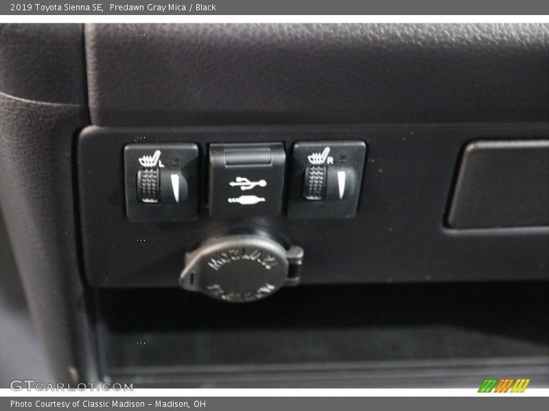 Predawn Gray Mica / Black 2019 Toyota Sienna SE