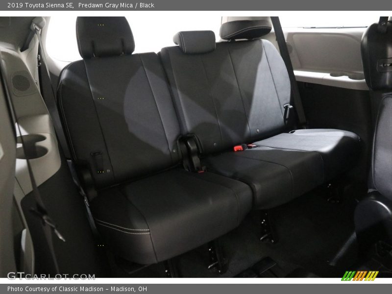Predawn Gray Mica / Black 2019 Toyota Sienna SE