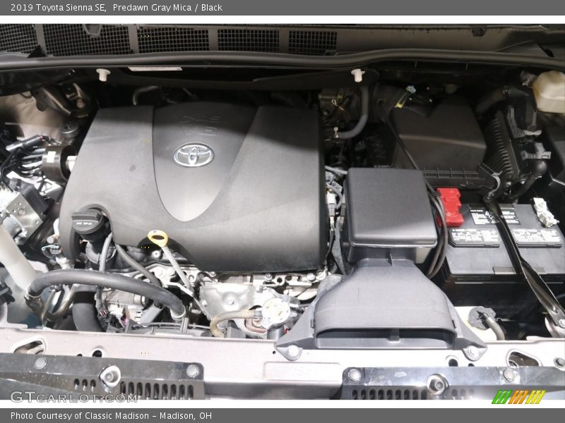 Predawn Gray Mica / Black 2019 Toyota Sienna SE
