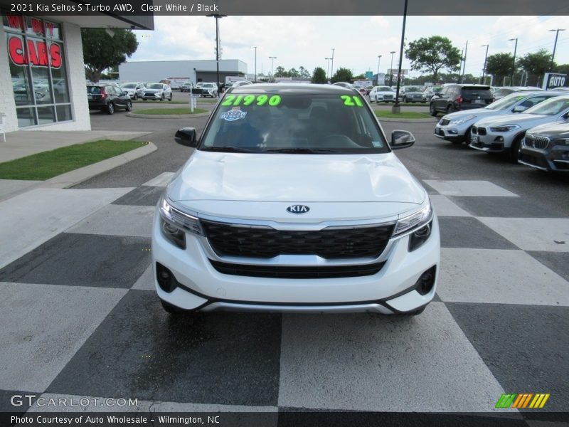 Clear White / Black 2021 Kia Seltos S Turbo AWD