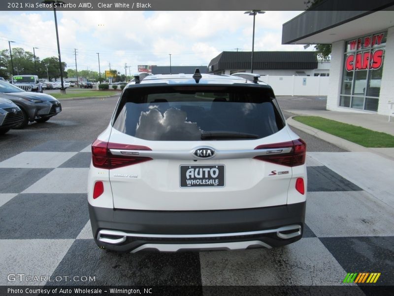 Clear White / Black 2021 Kia Seltos S Turbo AWD
