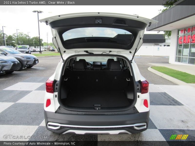 Clear White / Black 2021 Kia Seltos S Turbo AWD
