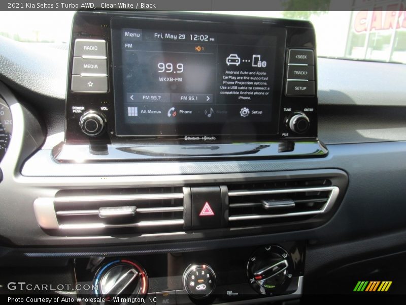 Clear White / Black 2021 Kia Seltos S Turbo AWD