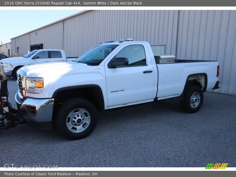 Front 3/4 View of 2016 Sierra 2500HD Regular Cab 4x4