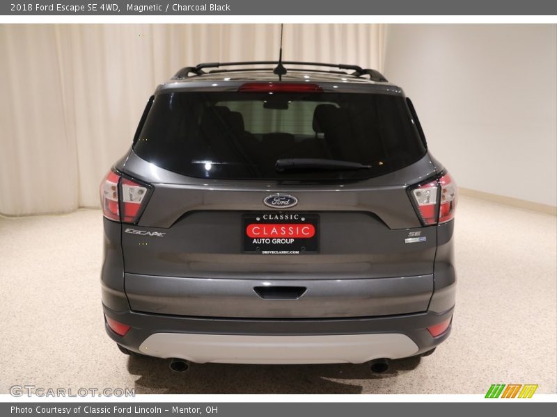 Magnetic / Charcoal Black 2018 Ford Escape SE 4WD