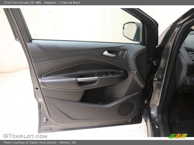 Magnetic / Charcoal Black 2018 Ford Escape SE 4WD