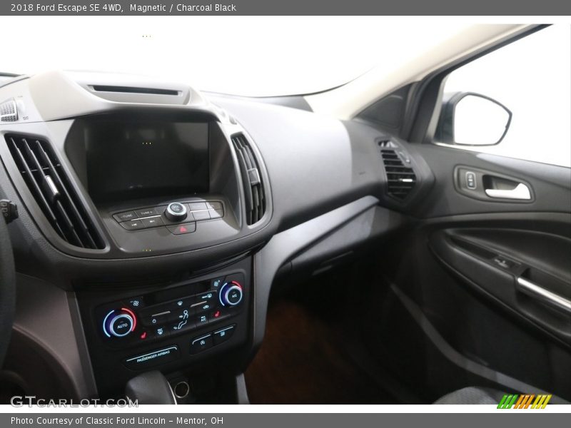 Magnetic / Charcoal Black 2018 Ford Escape SE 4WD
