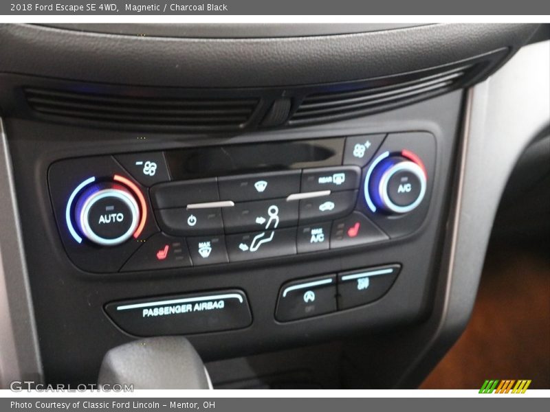 Magnetic / Charcoal Black 2018 Ford Escape SE 4WD
