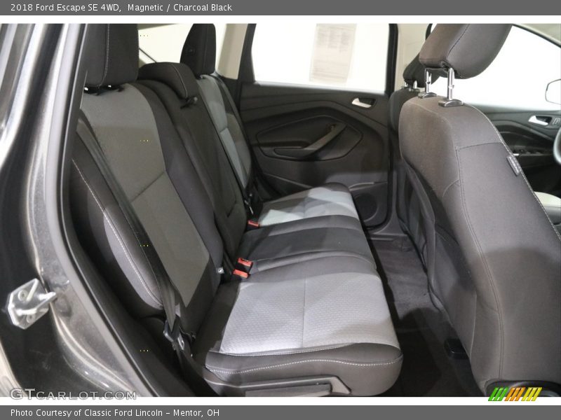 Magnetic / Charcoal Black 2018 Ford Escape SE 4WD