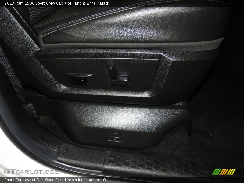 Bright White / Black 2013 Ram 1500 Sport Crew Cab 4x4