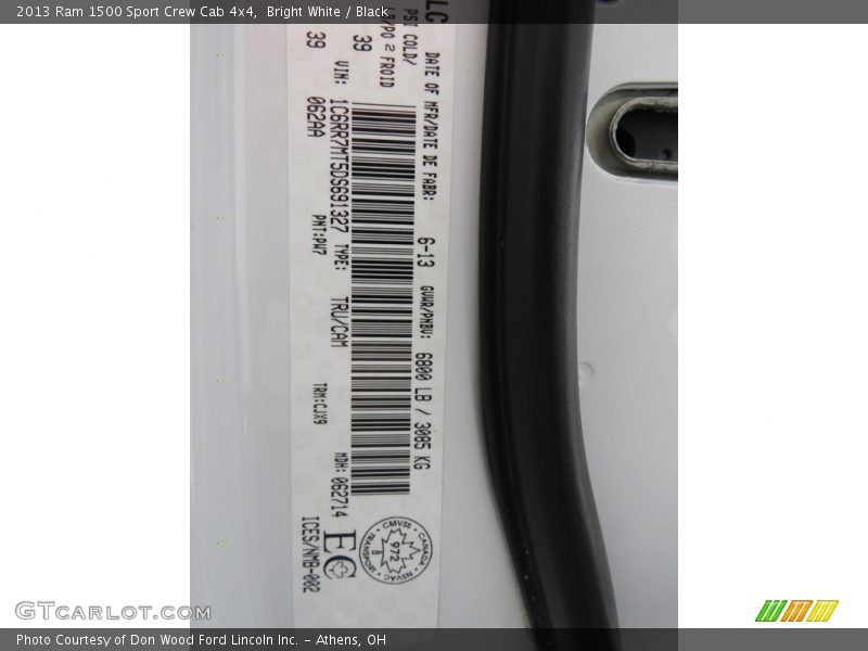 Bright White / Black 2013 Ram 1500 Sport Crew Cab 4x4