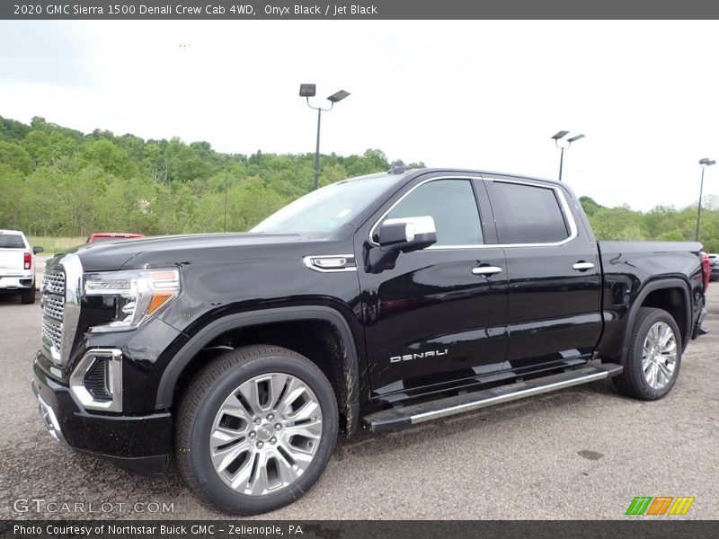 Front 3/4 View of 2020 Sierra 1500 Denali Crew Cab 4WD