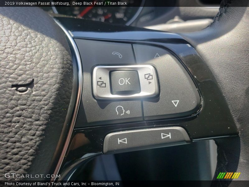 Deep Black Pearl / Titan Black 2019 Volkswagen Passat Wolfsburg