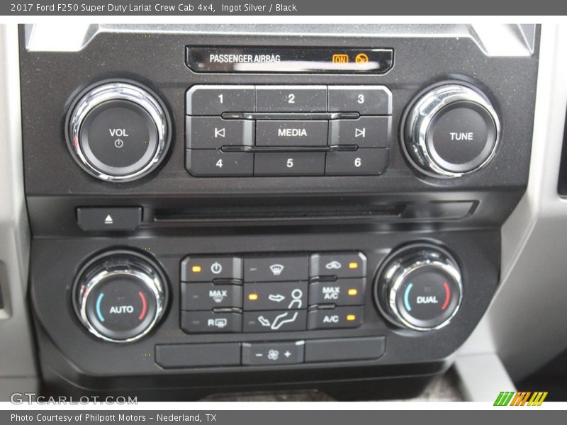 Ingot Silver / Black 2017 Ford F250 Super Duty Lariat Crew Cab 4x4