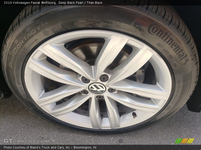 Deep Black Pearl / Titan Black 2019 Volkswagen Passat Wolfsburg