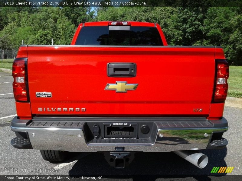 Red Hot / Cocoa/­Dune 2019 Chevrolet Silverado 2500HD LTZ Crew Cab 4WD