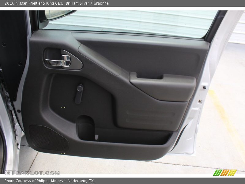 Brilliant Silver / Graphite 2016 Nissan Frontier S King Cab