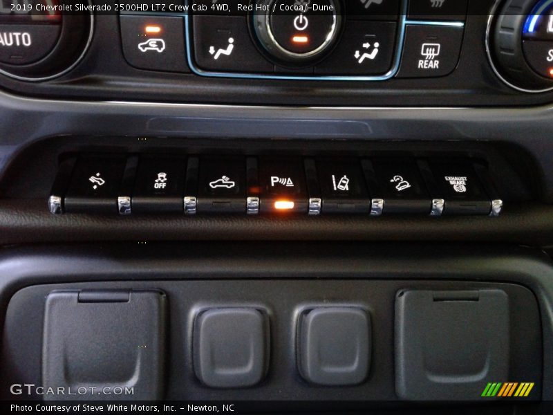 Red Hot / Cocoa/­Dune 2019 Chevrolet Silverado 2500HD LTZ Crew Cab 4WD