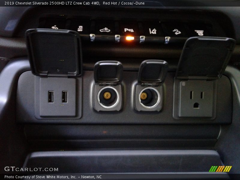 Red Hot / Cocoa/­Dune 2019 Chevrolet Silverado 2500HD LTZ Crew Cab 4WD