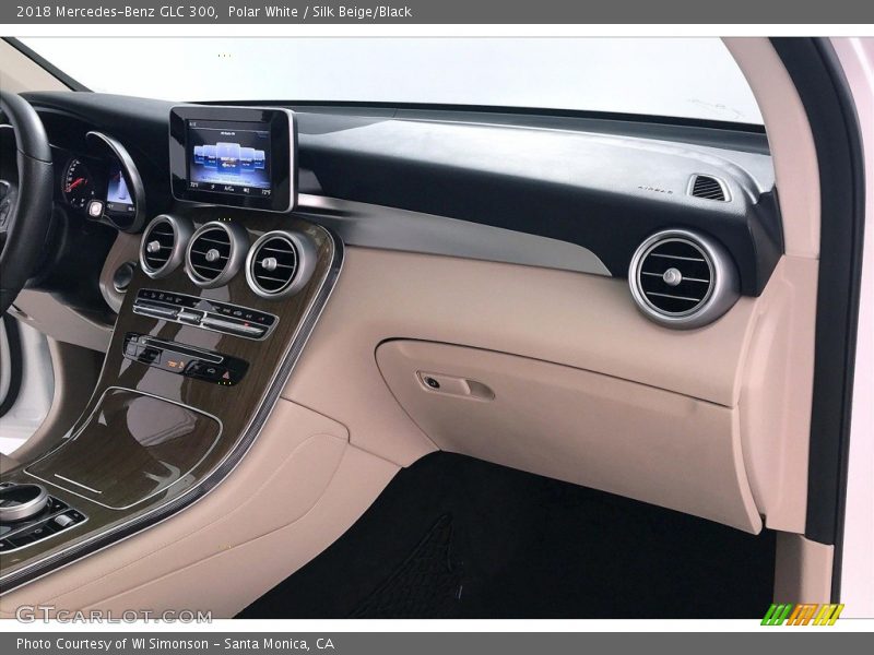 Polar White / Silk Beige/Black 2018 Mercedes-Benz GLC 300