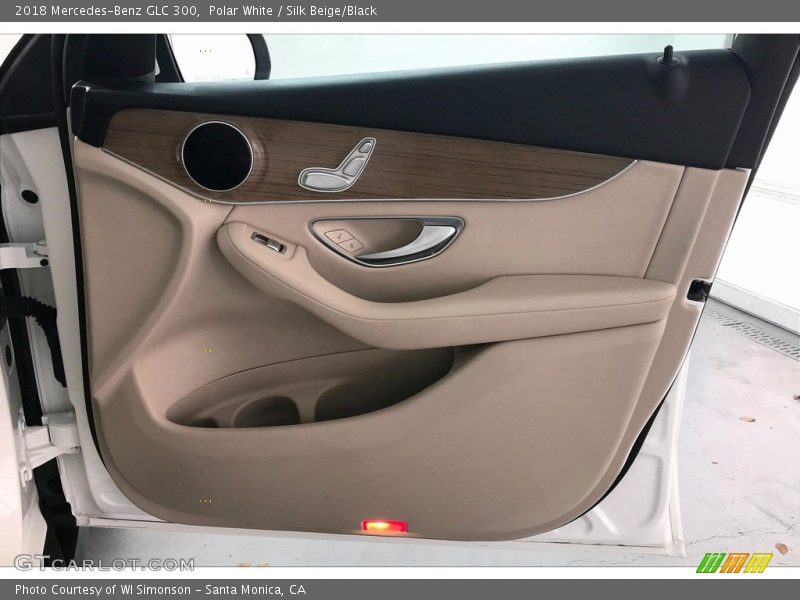 Polar White / Silk Beige/Black 2018 Mercedes-Benz GLC 300