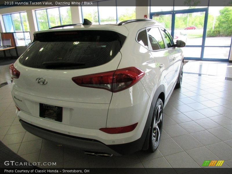 Dazzling White / Black 2018 Hyundai Tucson Value