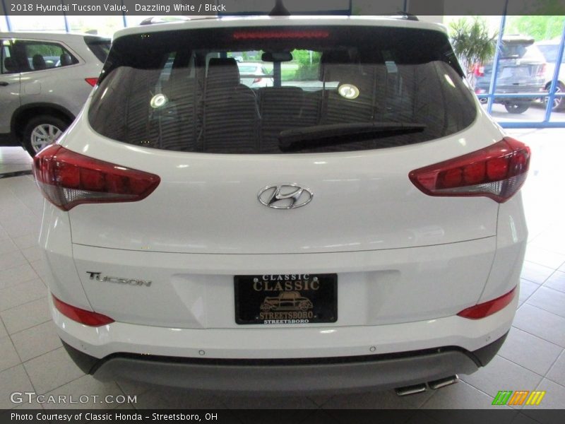 Dazzling White / Black 2018 Hyundai Tucson Value