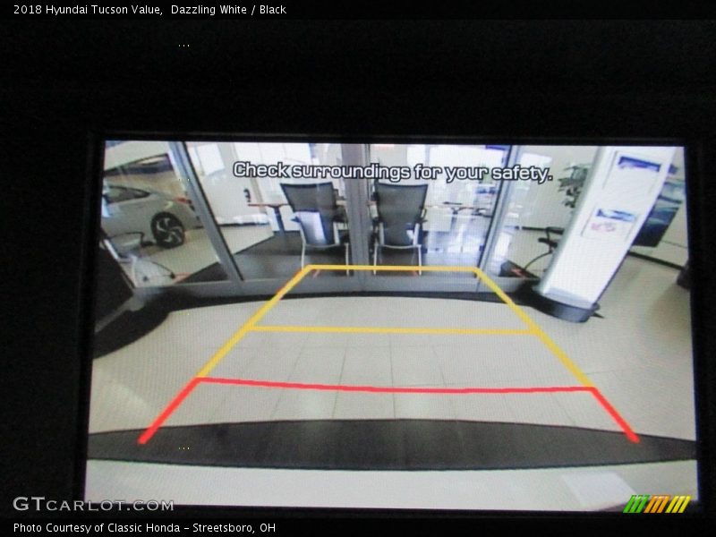 Dazzling White / Black 2018 Hyundai Tucson Value