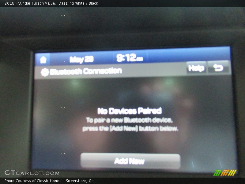 Dazzling White / Black 2018 Hyundai Tucson Value