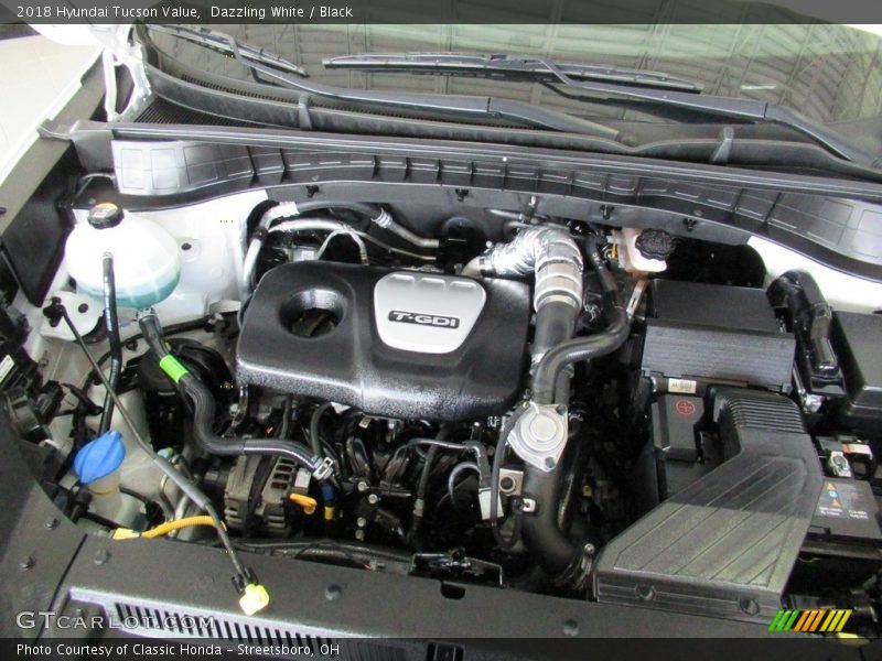 Dazzling White / Black 2018 Hyundai Tucson Value