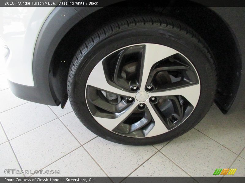 Dazzling White / Black 2018 Hyundai Tucson Value