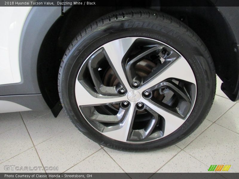 Dazzling White / Black 2018 Hyundai Tucson Value