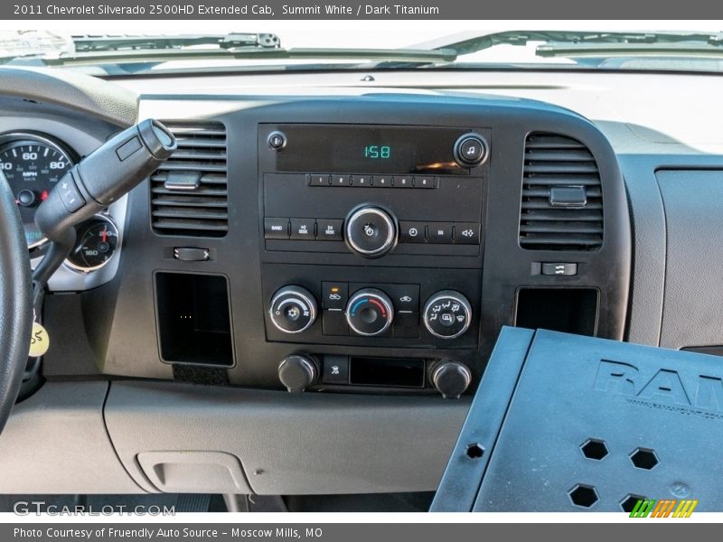Controls of 2011 Silverado 2500HD Extended Cab
