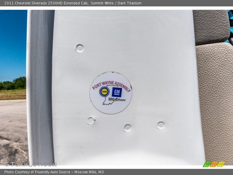 Summit White / Dark Titanium 2011 Chevrolet Silverado 2500HD Extended Cab